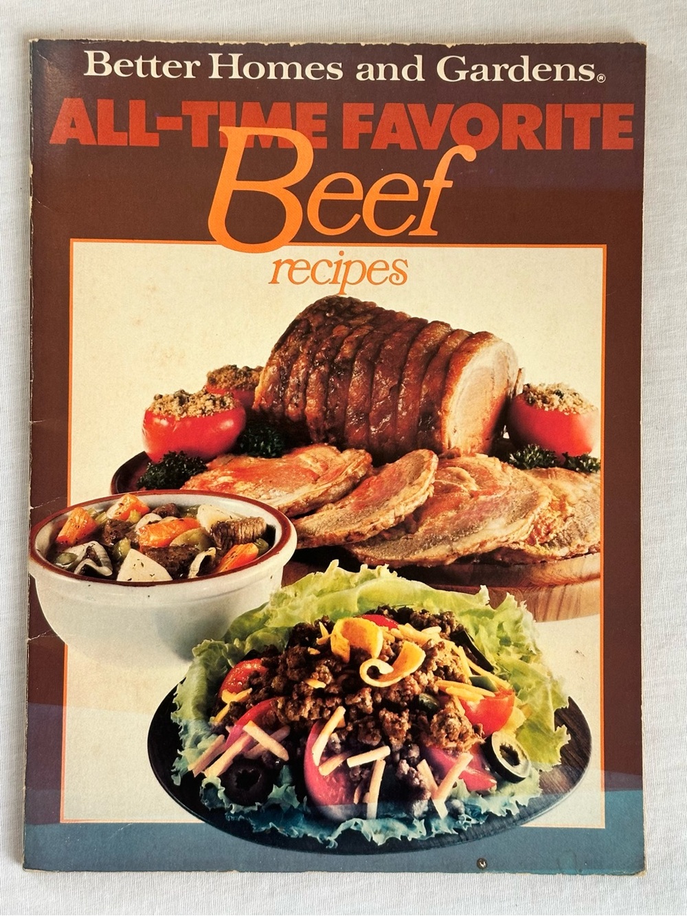 Better Homes And Gardens Brown and Cream Beef Recipe Booklet